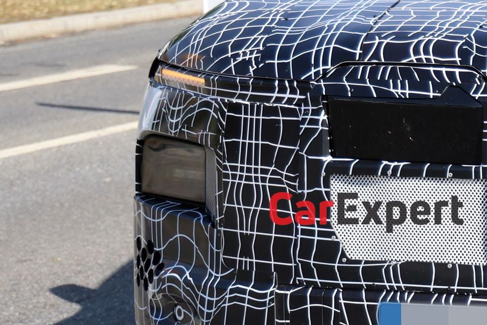BMW iX7 (prototype)