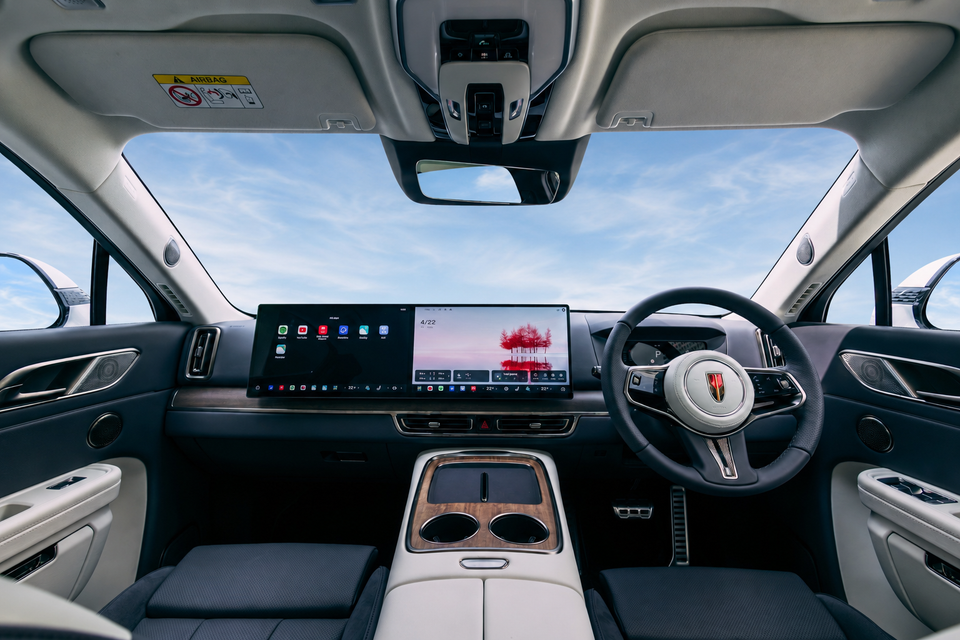 Hongqi E-HS9