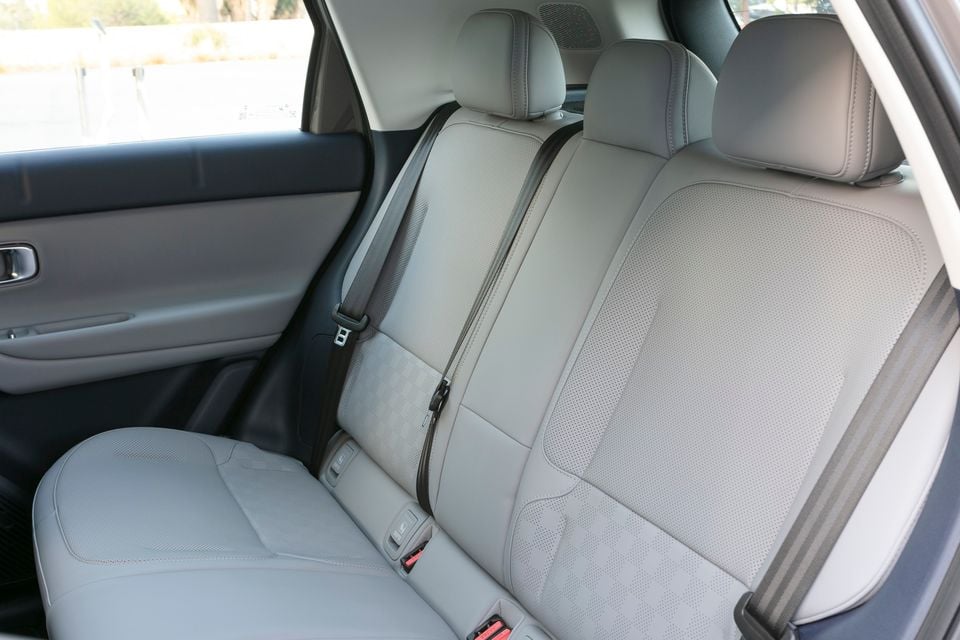 Leapmotor B03X interior front and rear seats