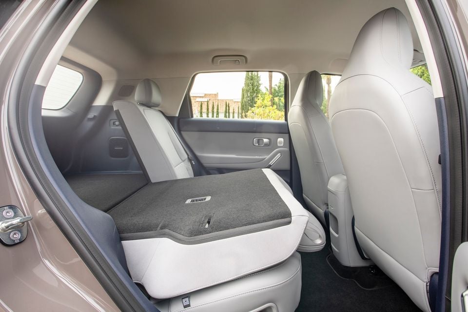 Leapmotor B03X interior rear seat folded