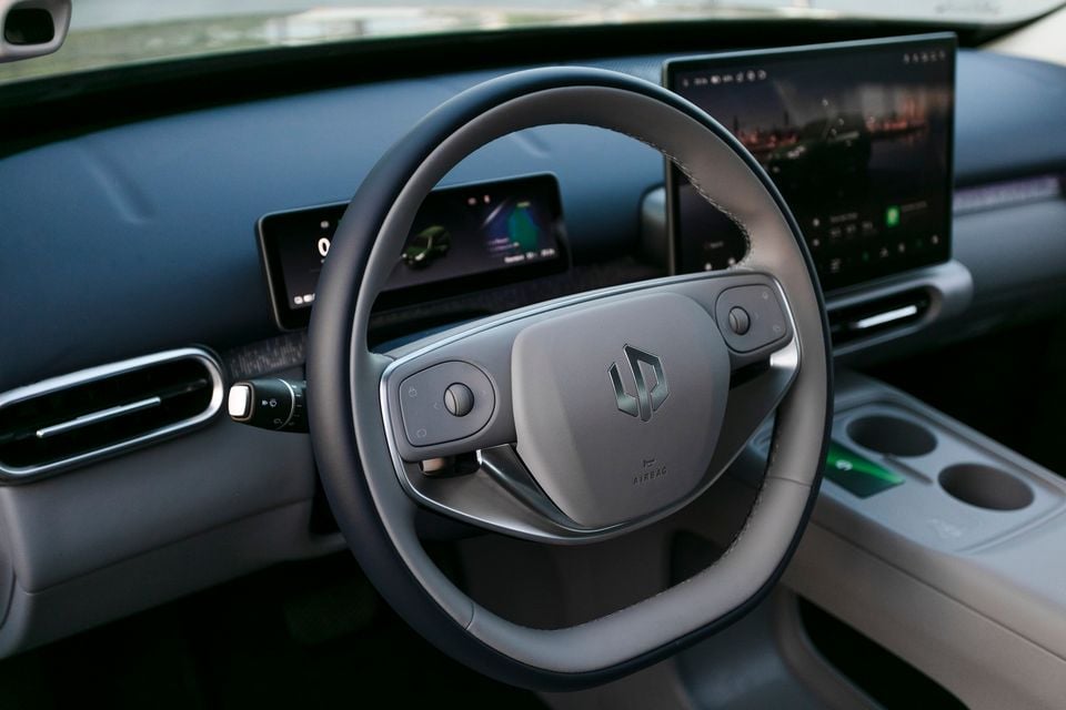 Leapmotor B03X interior steering wheel close up