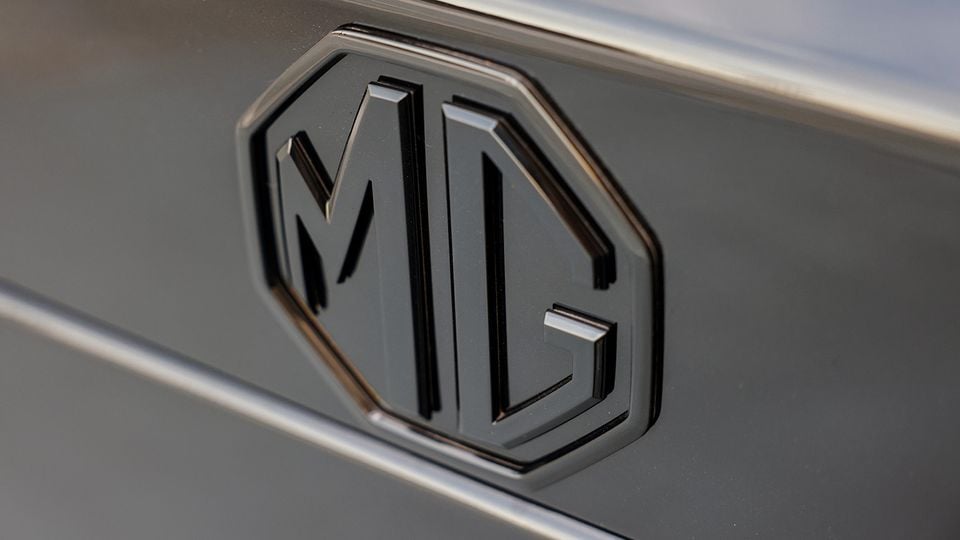 MG badge detail