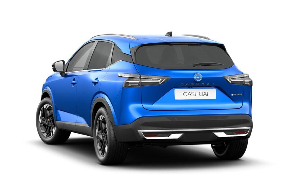 Nissan Qashqai SUV in blue seen from the rear three-quarter angle on a white background