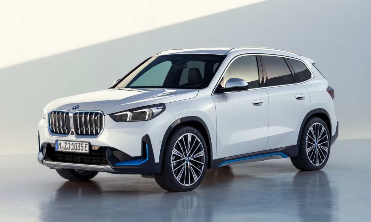 BMW iX1 xDrive30 (2022-2024) price and specifications - EV Database